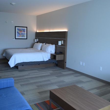 Holiday Inn Express & Suites リベラル エクステリア 写真