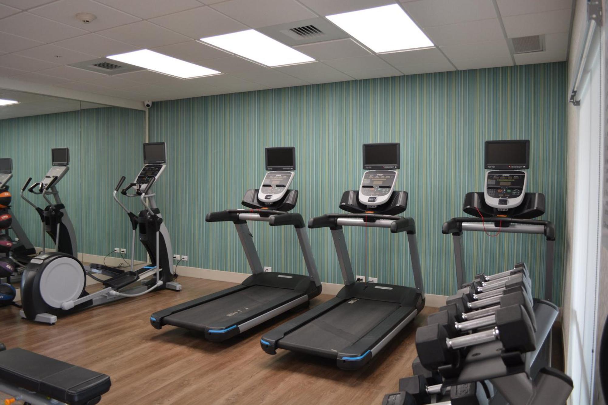 Holiday Inn Express & Suites リベラル エクステリア 写真