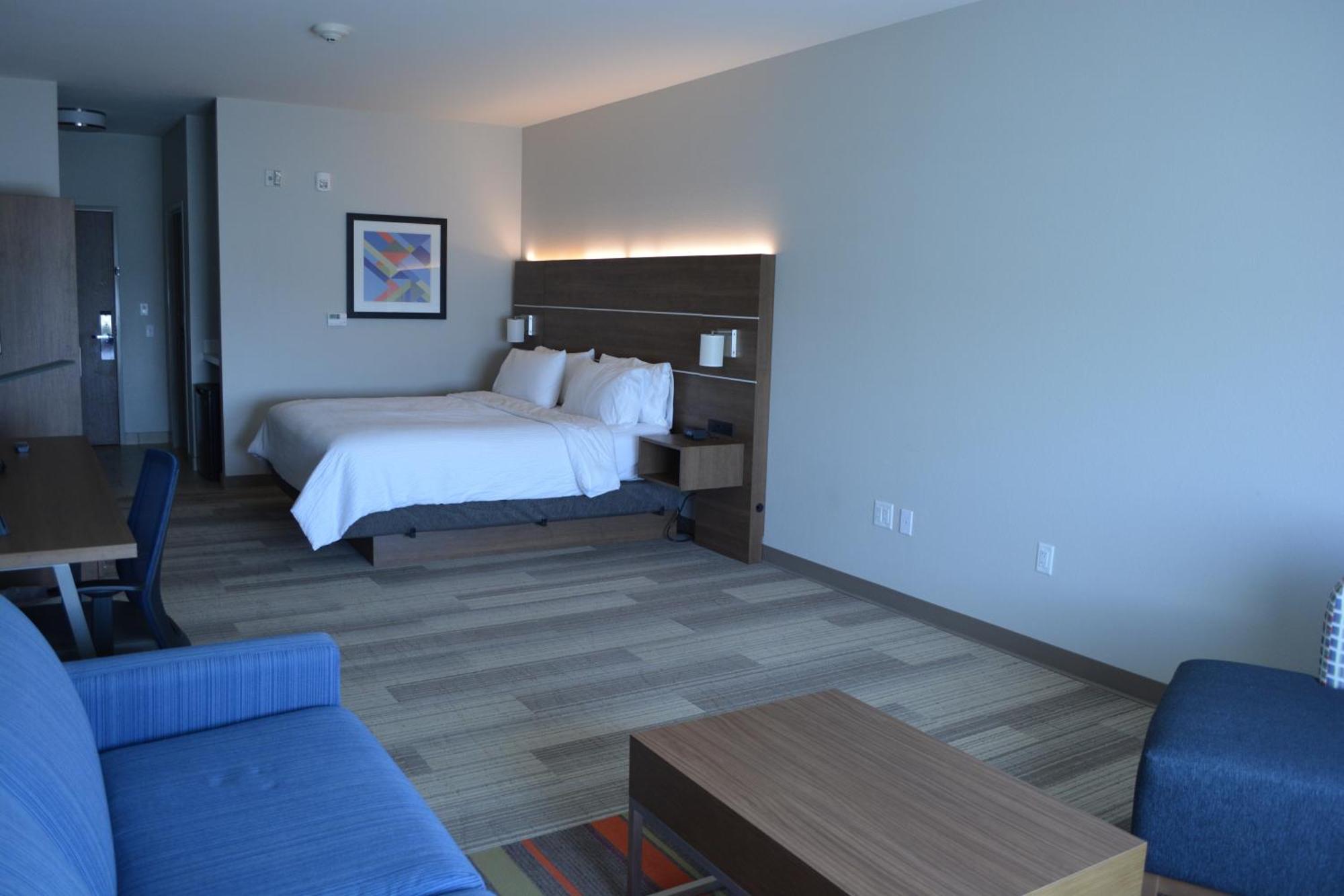 Holiday Inn Express & Suites リベラル エクステリア 写真