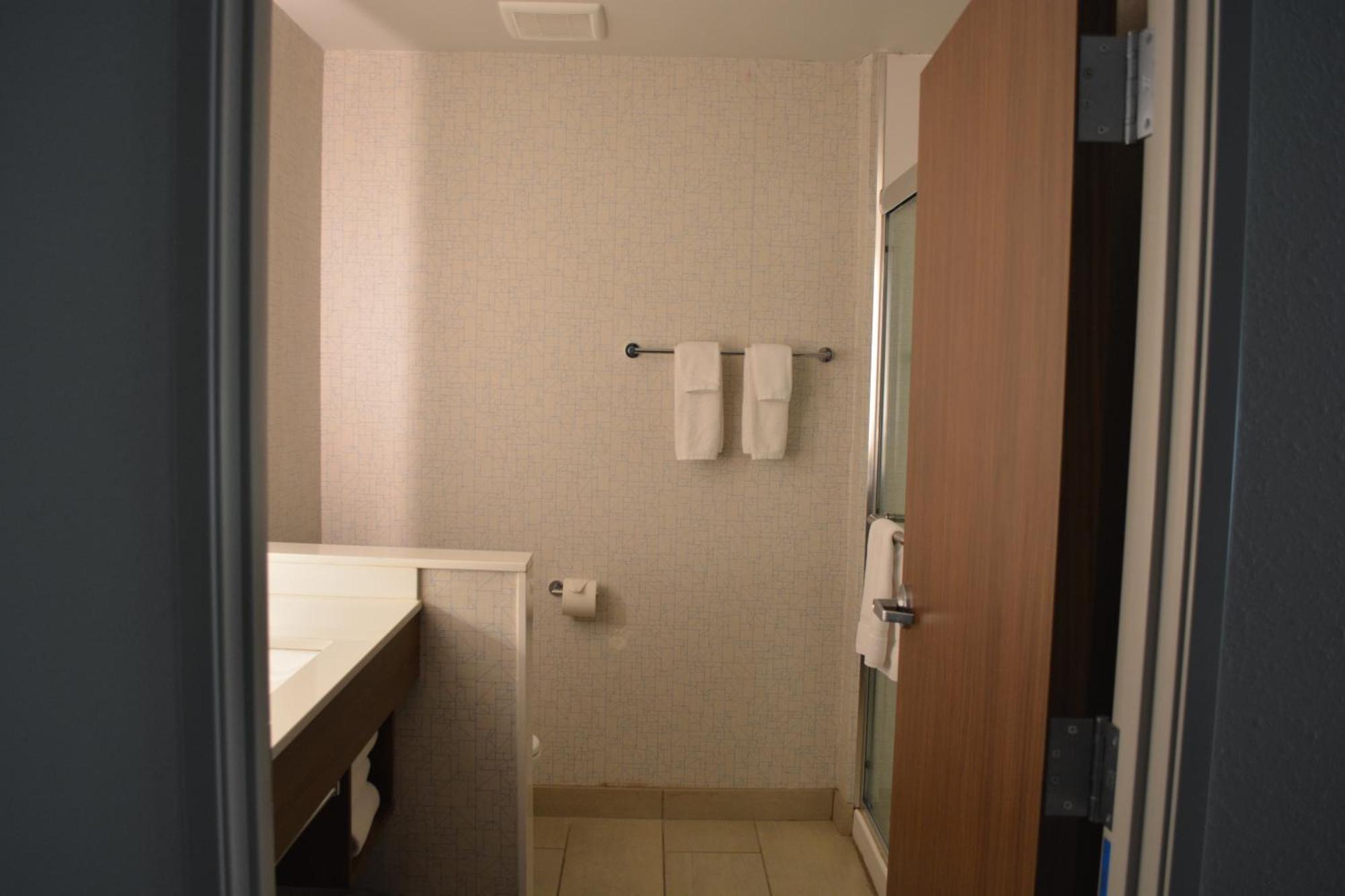 Holiday Inn Express & Suites リベラル エクステリア 写真