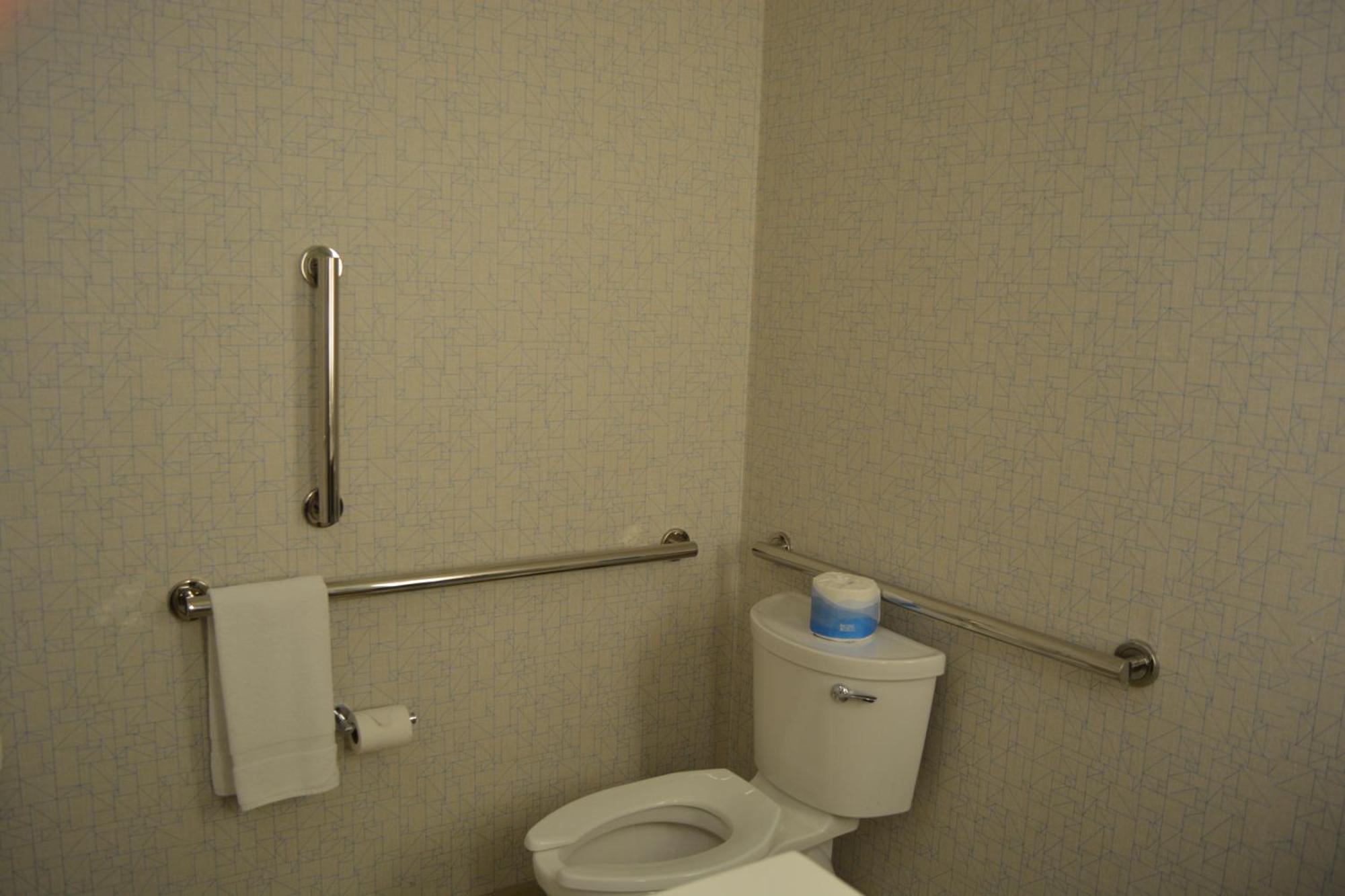 Holiday Inn Express & Suites リベラル エクステリア 写真