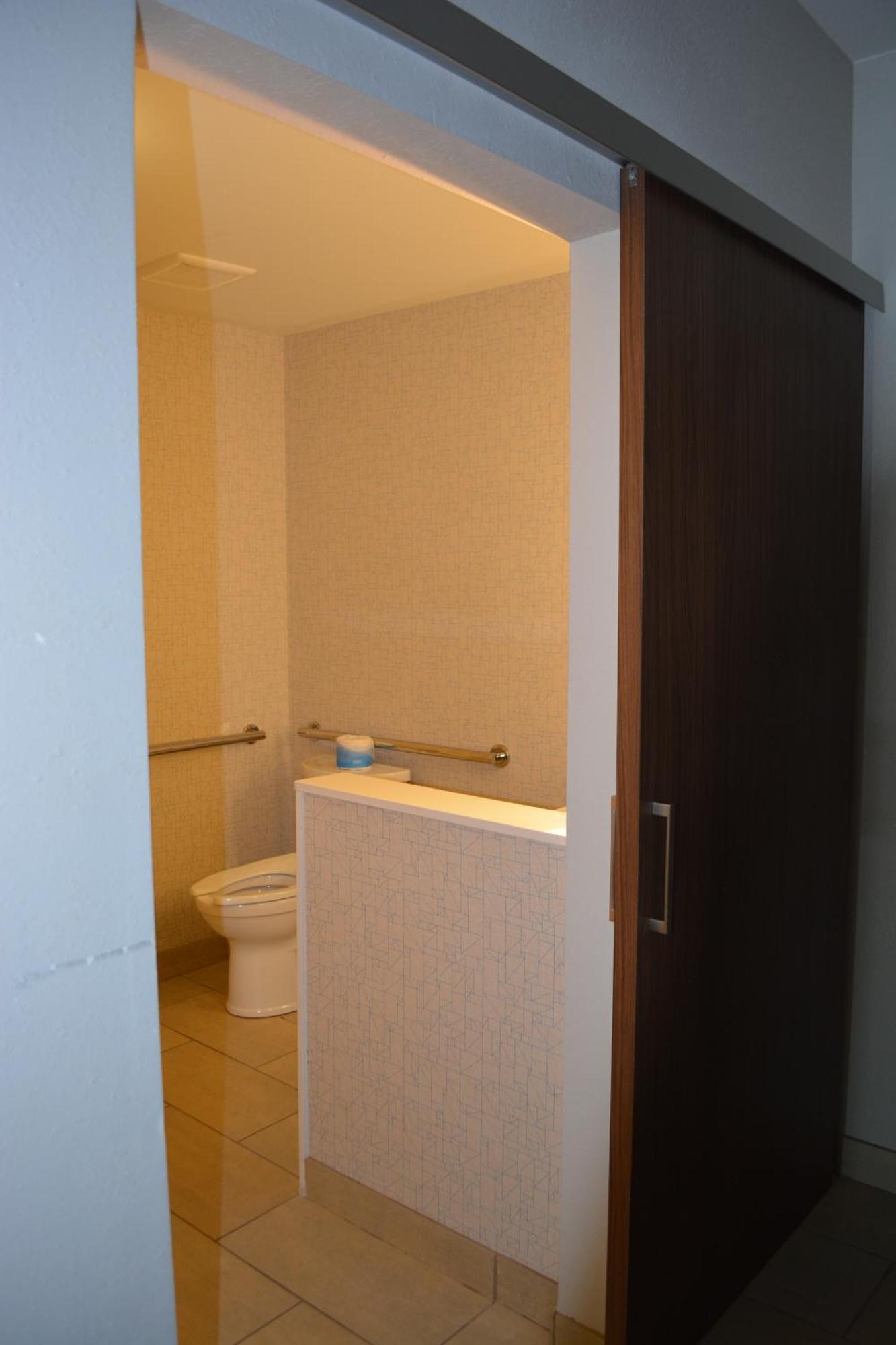 Holiday Inn Express & Suites リベラル エクステリア 写真