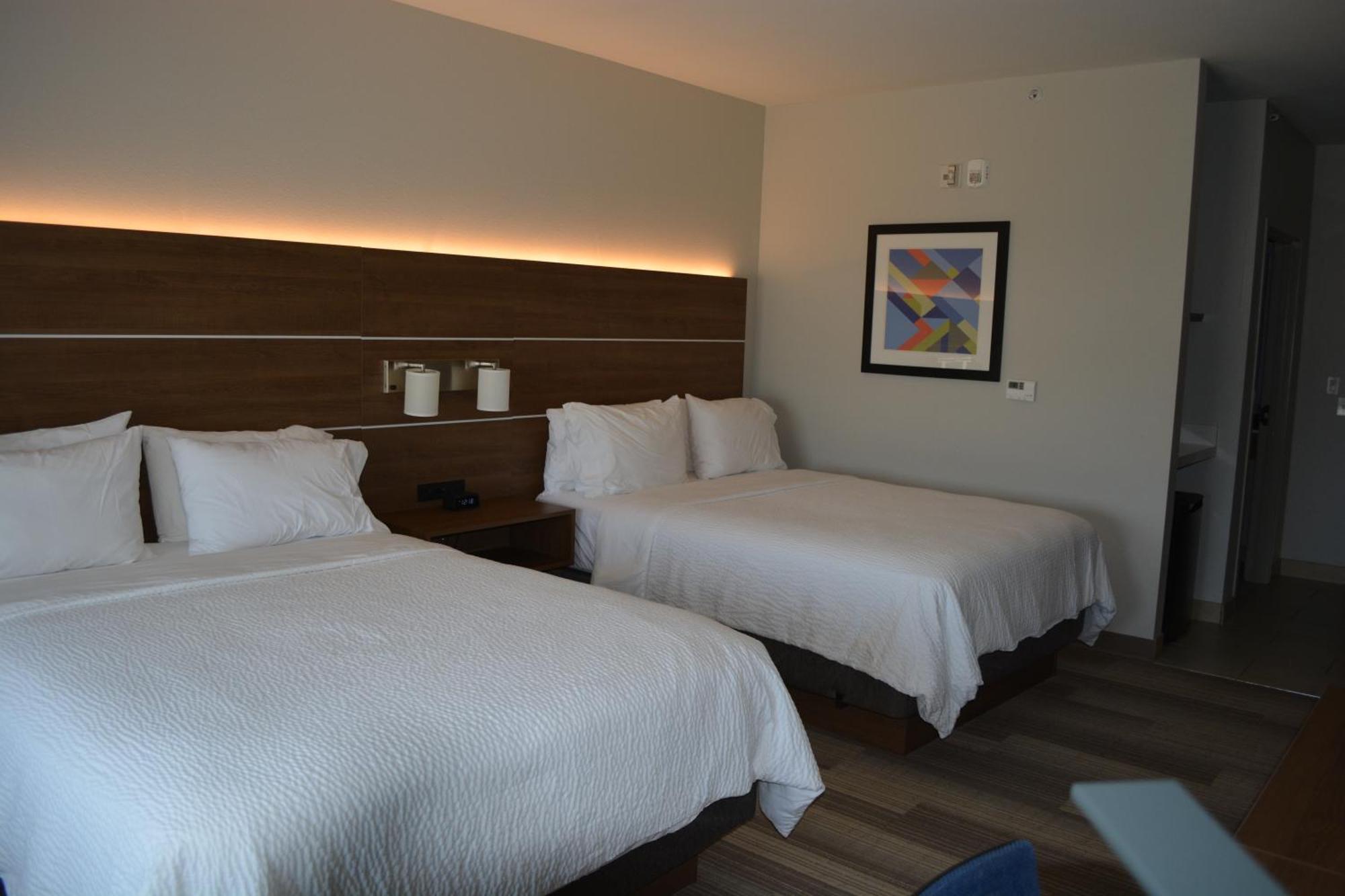 Holiday Inn Express & Suites リベラル エクステリア 写真