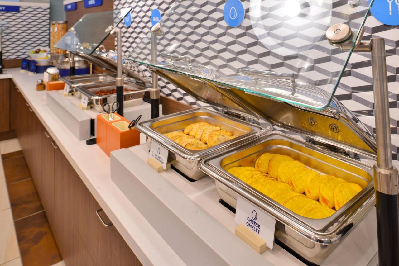 Holiday Inn Express & Suites リベラル エクステリア 写真